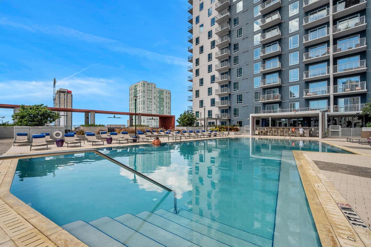 Luxury 1 Bedroom With Den Downtown Tampa Apt - City Views, Rooftop Pool, Workspace ภายนอก รูปภาพ