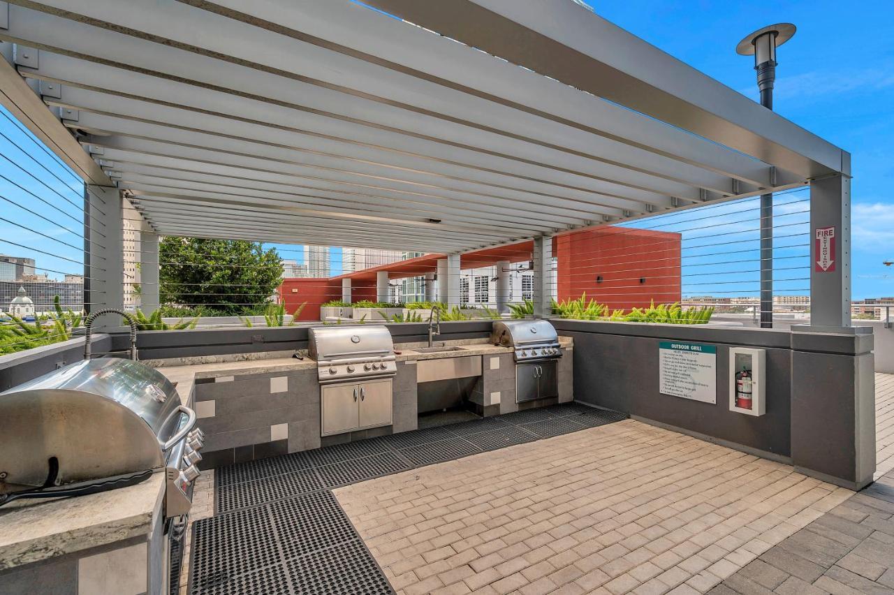 Luxury 1 Bedroom With Den Downtown Tampa Apt - City Views, Rooftop Pool, Workspace ภายนอก รูปภาพ
