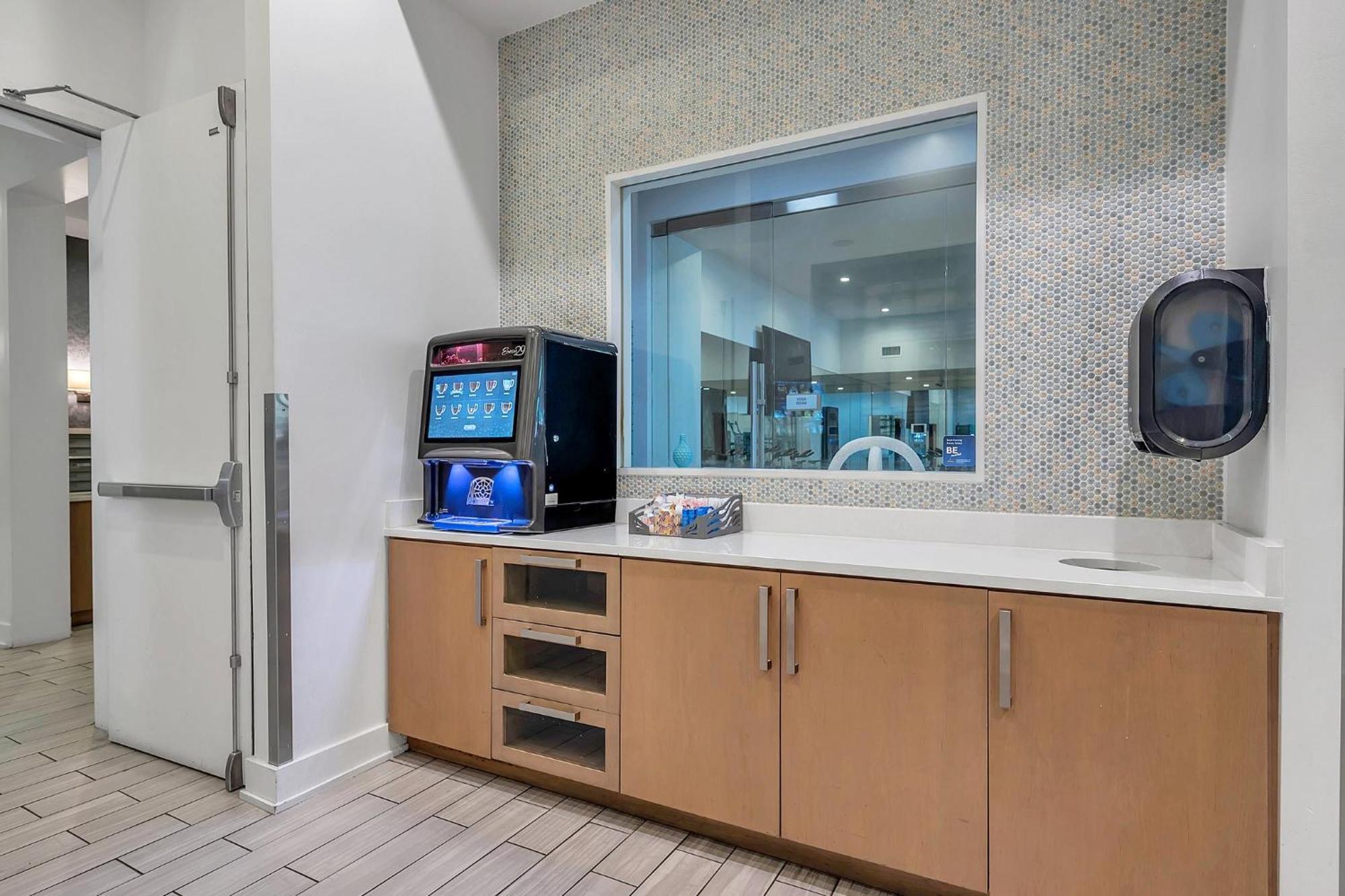 Luxury 1 Bedroom With Den Downtown Tampa Apt - City Views, Rooftop Pool, Workspace ภายนอก รูปภาพ