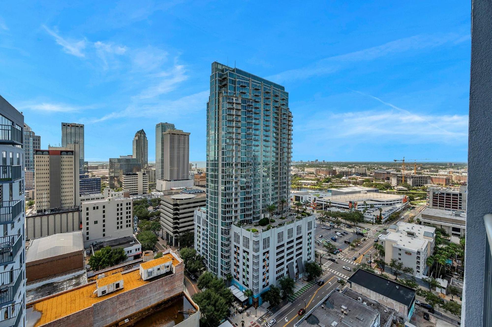 Luxury 1 Bedroom With Den Downtown Tampa Apt - City Views, Rooftop Pool, Workspace ภายนอก รูปภาพ