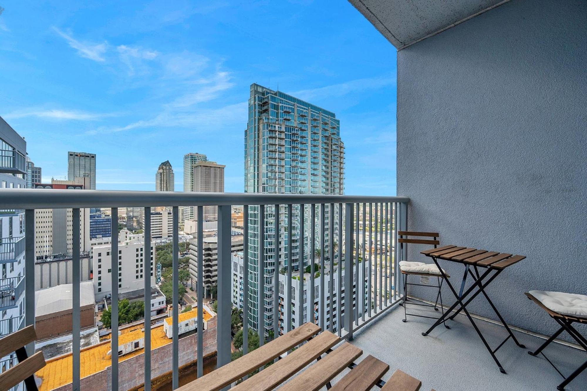 Luxury 1 Bedroom With Den Downtown Tampa Apt - City Views, Rooftop Pool, Workspace ภายนอก รูปภาพ